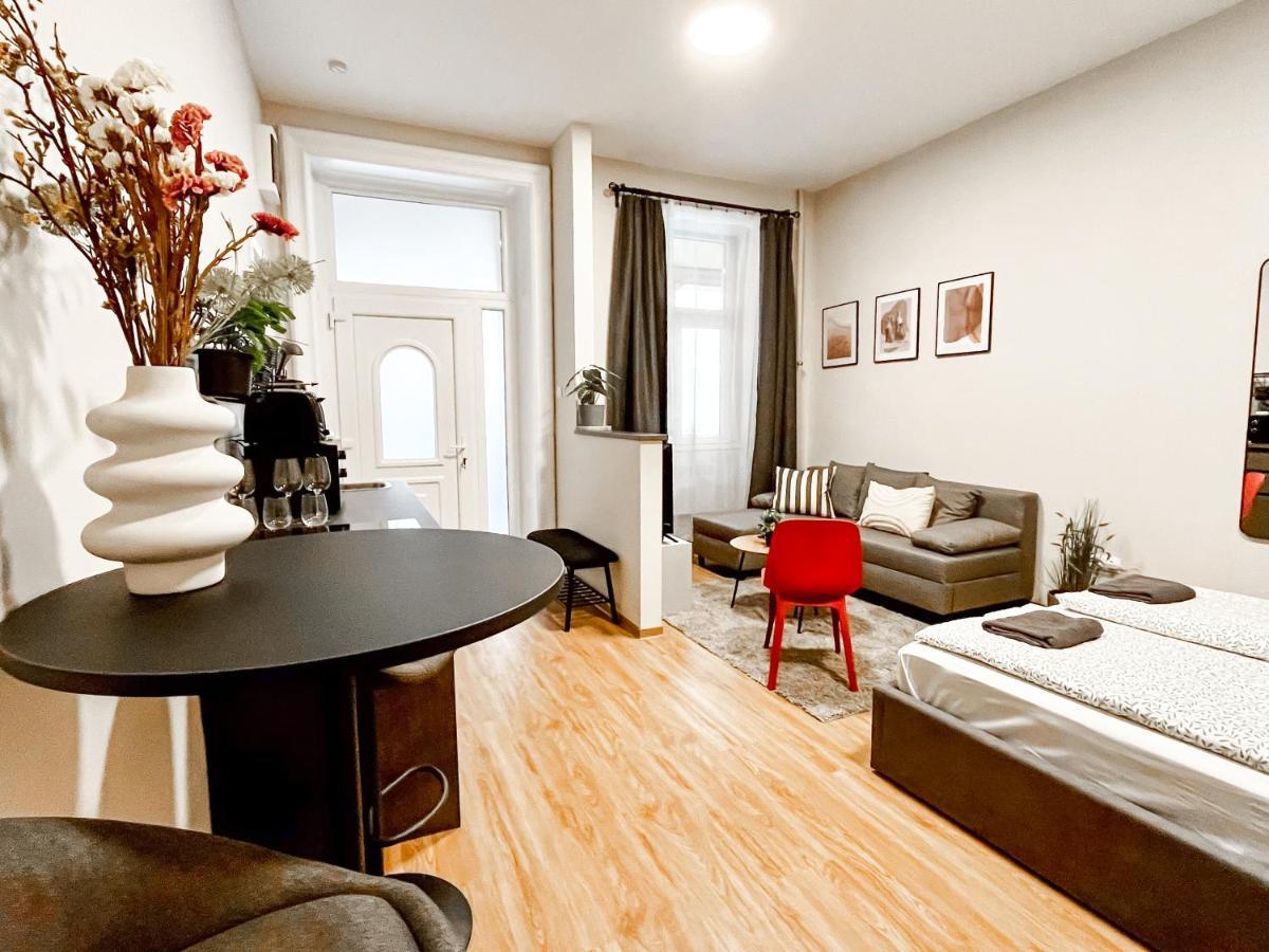 T32 Central Modern Suites Budapest Eksteriør bilde